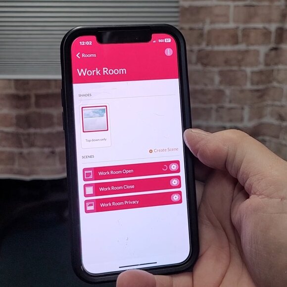 Hunter Douglas Powerview Motorized 33.375 x 57.5 - Picture 3 of 5